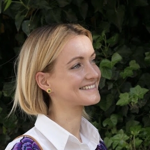 KATE - Prof de yoga - Paris