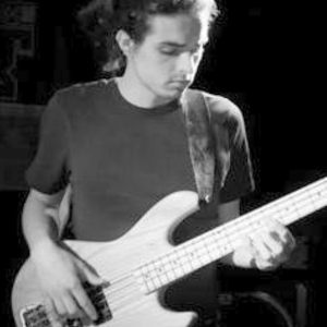 Pierre - Prof de basse - Cenon
