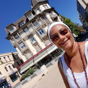 Adriana - Prof de chimie - Collonge-Bellerive