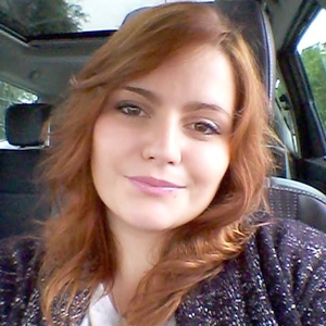 CAROLINE - Prof d'économie - Metz