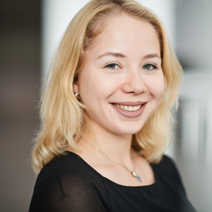 Yasmina - Prof de compréhension orale - anglais - Lisboa