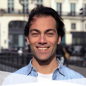 Kevin - Prof d'économie - Paris
