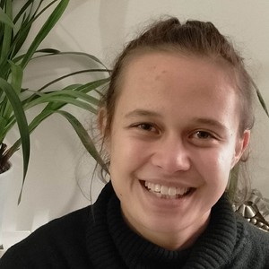 Caroline - Prof de grand oral - Épervans