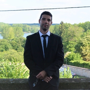 Lou - Prof d'anglais - L'Isle-Adam