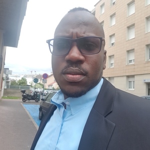 Pape - Prof d'expression orale - anglais - Villiers-le-Bel