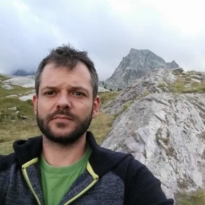 Hugo - Prof d'économie - Marseille
