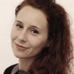 Lucie - Prof d'histoire - Tallende