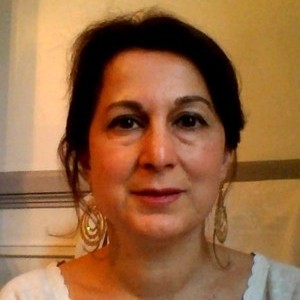 Afsaneh - Prof de droit international - Paris