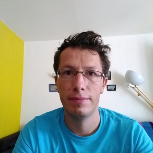 Julien - Prof de français - Bron