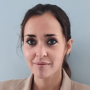 Cécile - Prof de français - Saint-Vaast-de-Longmont