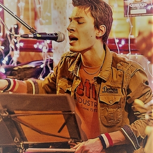 Hugo - Prof de chant - Neufgrange