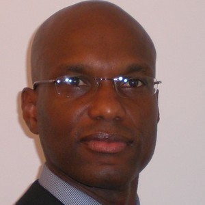 Ronald - Prof de marketing - Paris