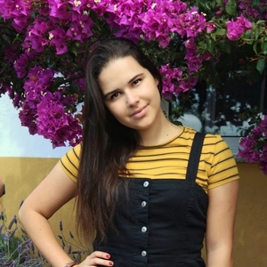 María - Prof d'espagnol - Kourou