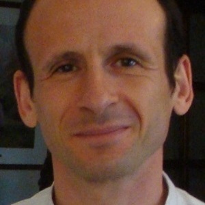 MICHAEL - Prof d'économie - Paris