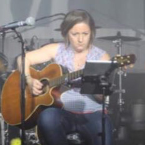 Julie - Prof de guitare acoustique - Saint-Saulve