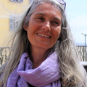 Isé - Prof de yoga - Montreuil
