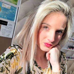 Silvia - Prof de latin - Umpeau