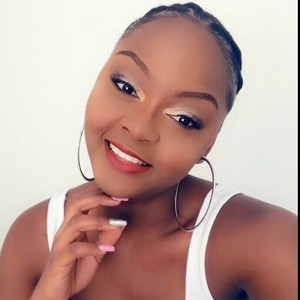 Rébecca - Prof de marketing - Cergy