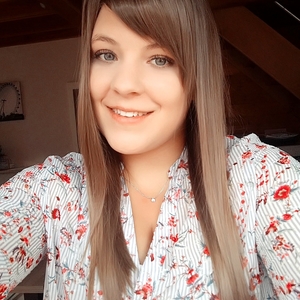 Laura - Prof de maths - Raddon-et-Chapendu