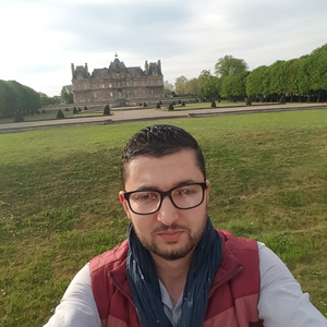 Hocine - Prof de physique - chimie - Canteleu