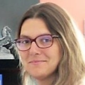 Anne - Prof de piano - Mably