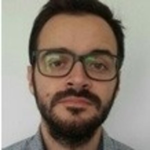 PIERRE - Prof d'économie - Colombes