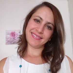 Zakia - Prof de SVT - Paris