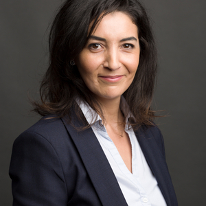 Salma - Prof de droit - Paris