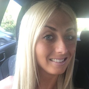 Julie - Prof de management et gestion d'entreprise - Aubagne