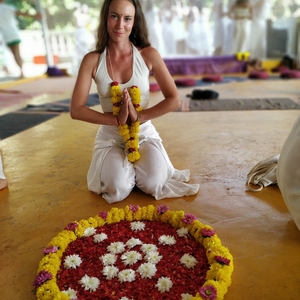 ADELINE - Prof de yoga - Paris