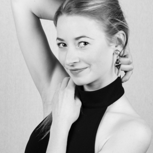 Léna - Prof de yoga - Chessy