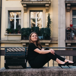 Laure-Lyne - Prof d'accordéon - Lausanne