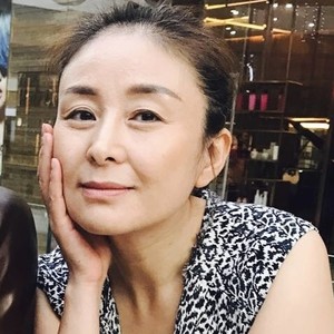 Xiaoyan - Prof d'expression écrite - chinois - Montigny-lès-Metz