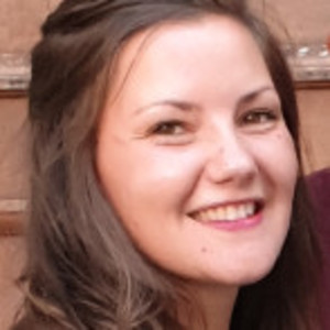 Aline - Prof d'anglais - Glun