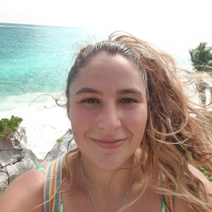 Cynthia - Prof de français - Le Soler