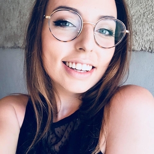 Louise - Prof d'histoire - Feuquières