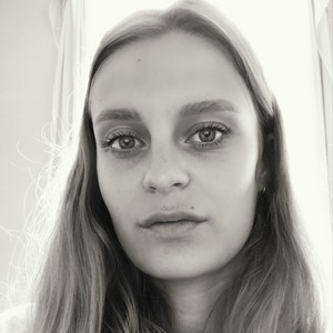 Marie - Prof de yoga - Paris