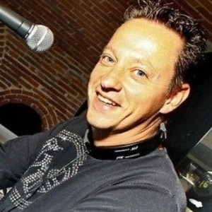 Dominique - Prof de mix - dj - Blan