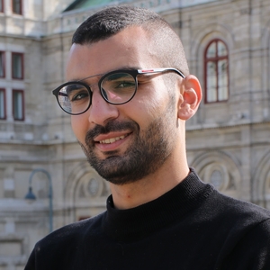 SLIMANE - Prof de communication visuelle - Paris 1er