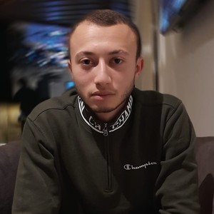 Akermi - Prof d'initiation informatique - Paris