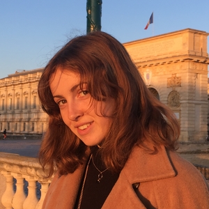 Mathilde - Prof de biologie - Paris
