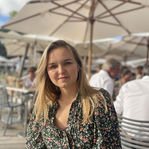 Juliette - Prof de droit civil - Paris