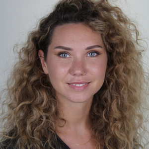 Lea - Prof de français - Aigues-Vives