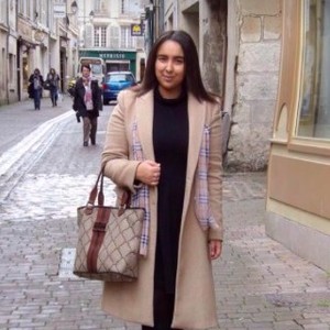 Nawal - Prof de maths - Saint-Benoît