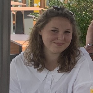 Laury - Prof d'aide aux devoirs - Cozes