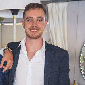 César - Prof de sciences sociales - Antony