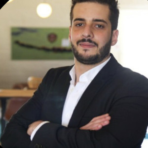 Anis - Prof de marketing - Paris