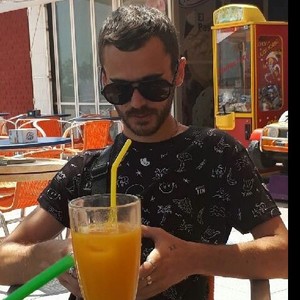 Maximilien - Prof d'initiation informatique - Buc