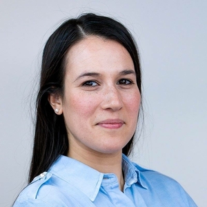 Alice - Prof d'économie - Paris