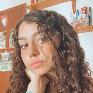 Sara - Prof de maths - 